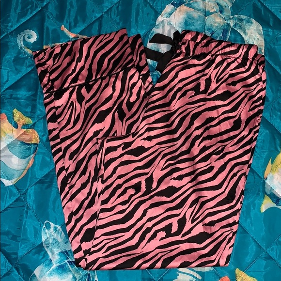 🦓VS Zebra Pink/Black sleep pants🦓 - Picture 2 of 6
